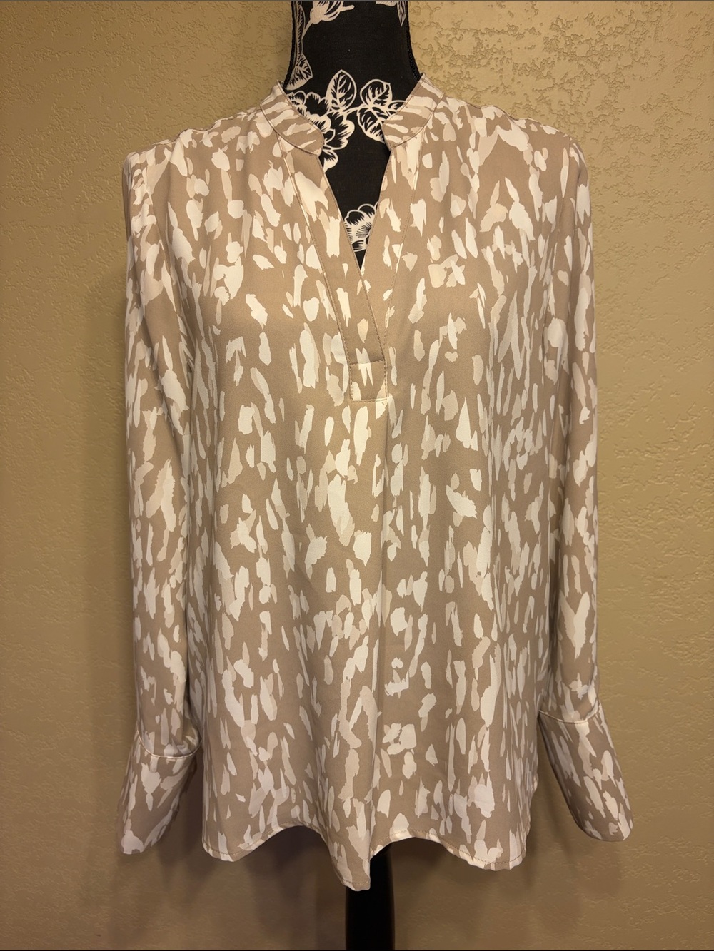 Vince Camuto Taupe and White Abstract Split-Neck Blouse
